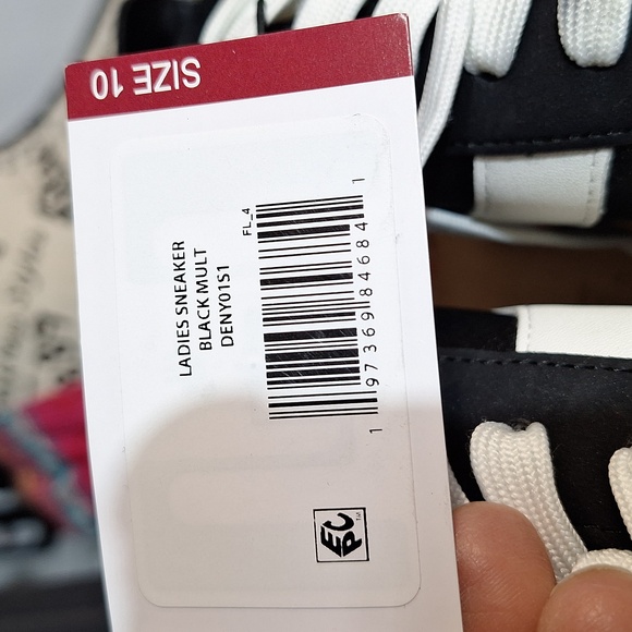 Steve Madden Ladies Sneakers in DENNEY Style Black/White - Picture 4 of 5